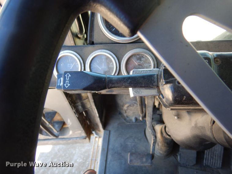 image for item MF9635 2006 Mack MR688S  material conveyor truck