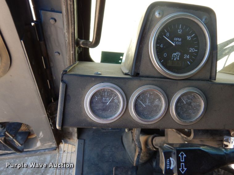 image for item MF9635 2006 Mack MR688S  material conveyor truck