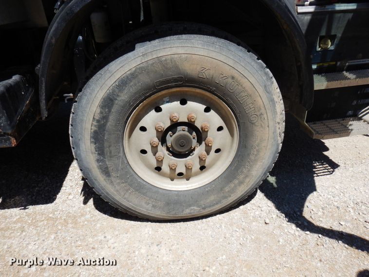 image for item MF9635 2006 Mack MR688S  material conveyor truck