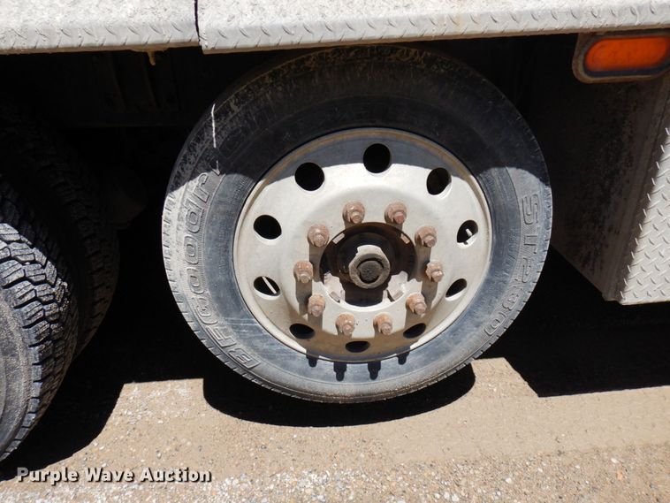 image for item MF9635 2006 Mack MR688S  material conveyor truck