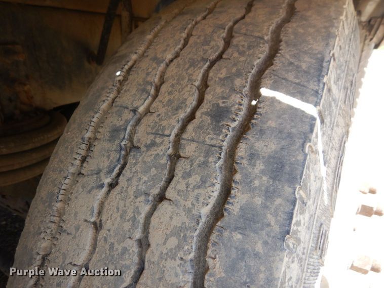 image for item MF9635 2006 Mack MR688S  material conveyor truck