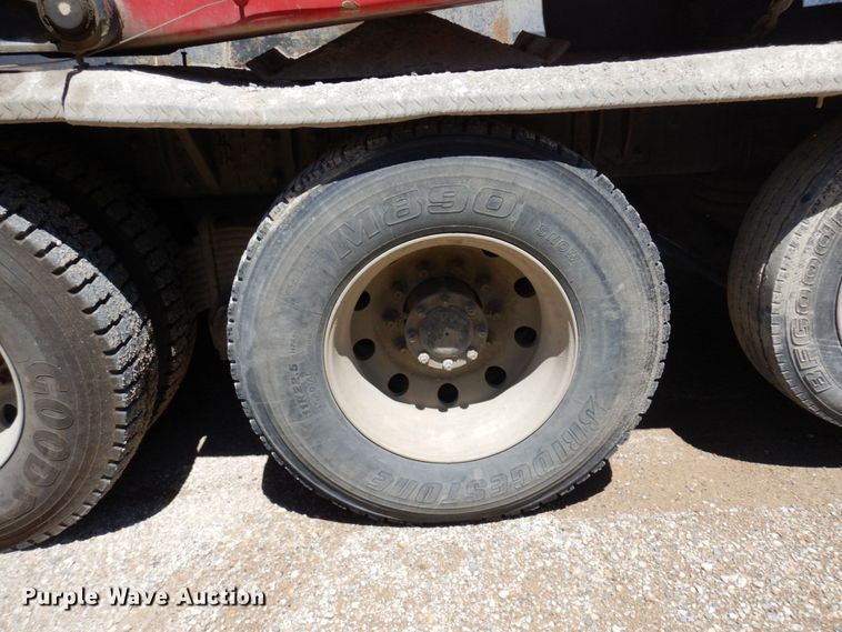 image for item MF9635 2006 Mack MR688S  material conveyor truck