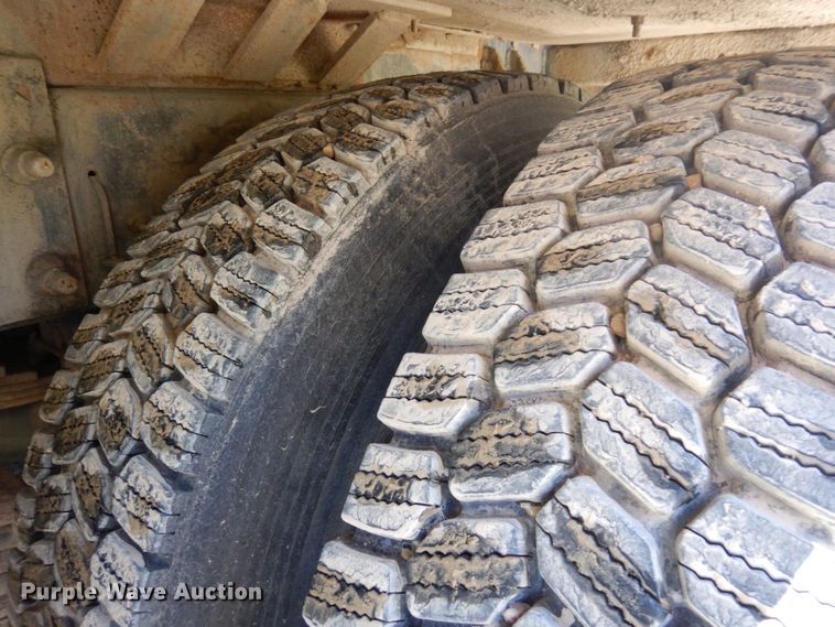 image for item MF9635 2006 Mack MR688S  material conveyor truck