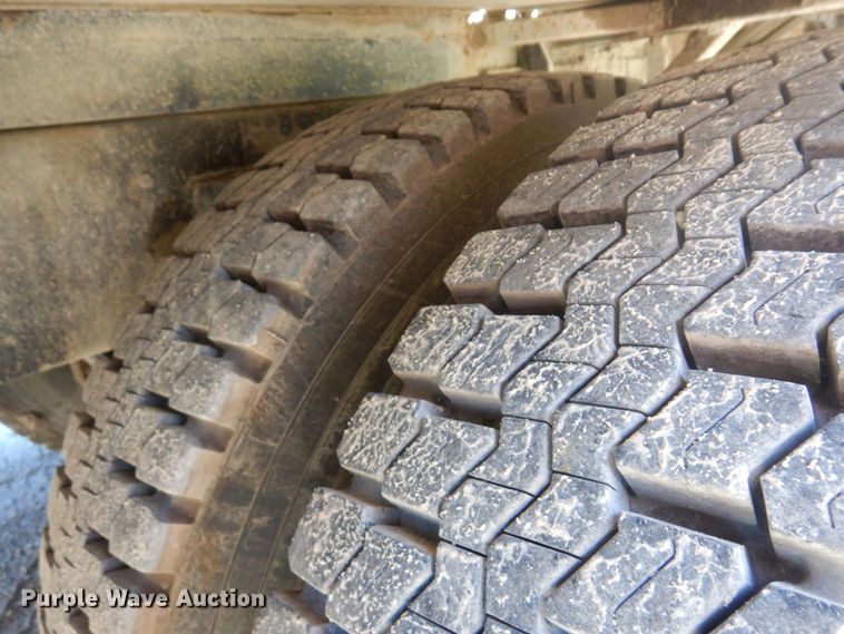 image for item MF9635 2006 Mack MR688S  material conveyor truck