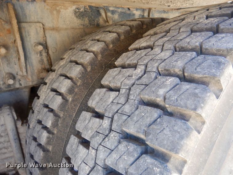 image for item MF9635 2006 Mack MR688S  material conveyor truck