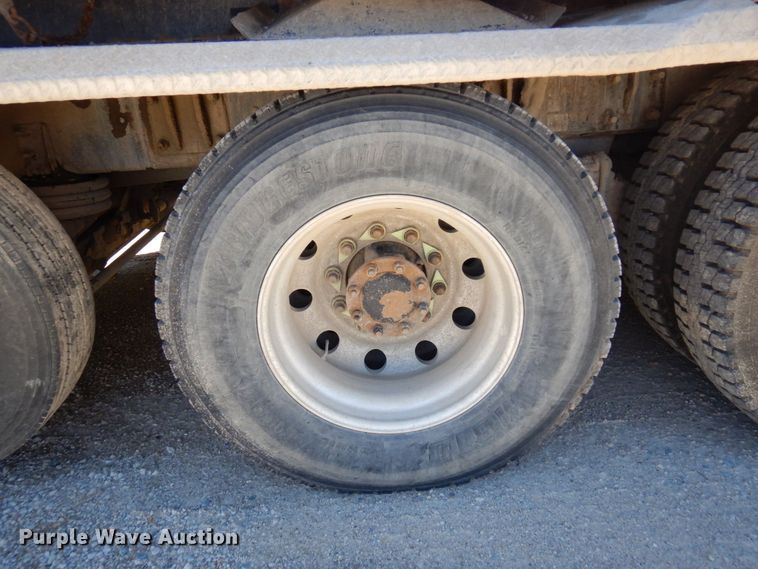 image for item MF9635 2006 Mack MR688S  material conveyor truck