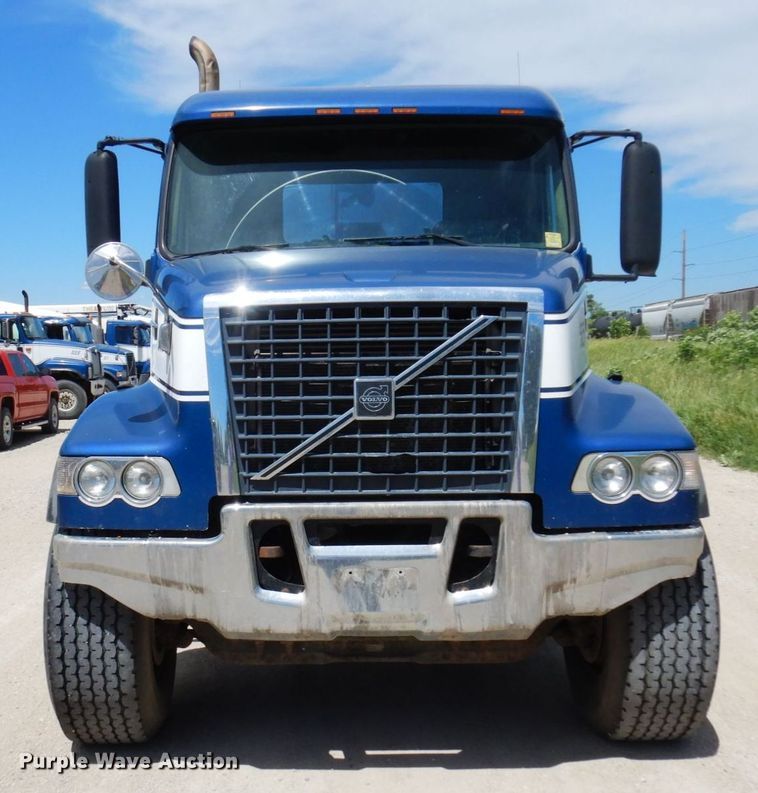 image for item MF9636 2002 Volvo VHD  ready mix truck