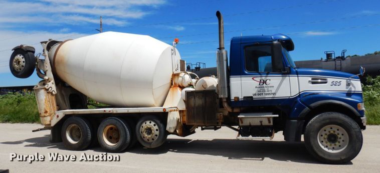 image for item MF9636 2002 Volvo VHD  ready mix truck