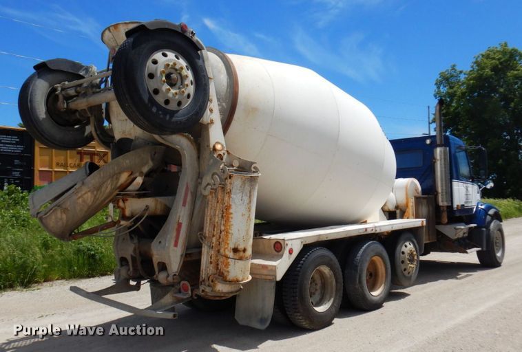 image for item MF9636 2002 Volvo VHD  ready mix truck