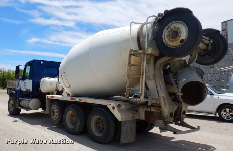 image for item MF9636 2002 Volvo VHD  ready mix truck