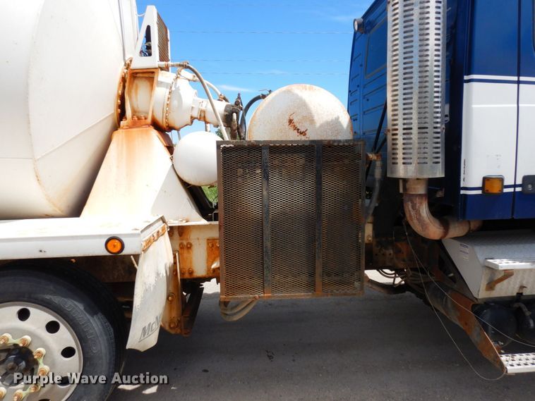 image for item MF9636 2002 Volvo VHD  ready mix truck