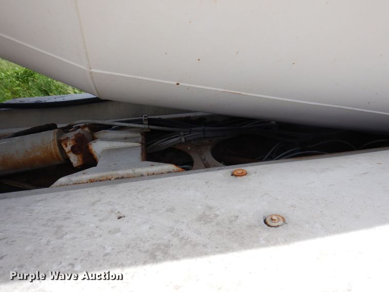 image for item MF9636 2002 Volvo VHD  ready mix truck