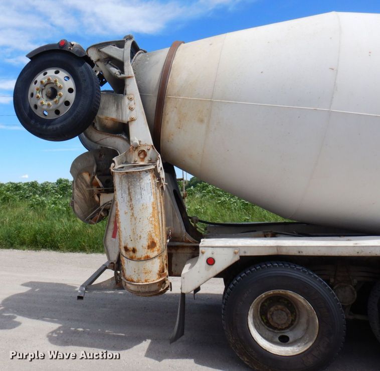 image for item MF9636 2002 Volvo VHD  ready mix truck