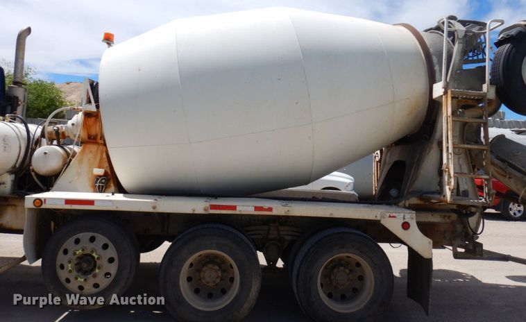 image for item MF9636 2002 Volvo VHD  ready mix truck