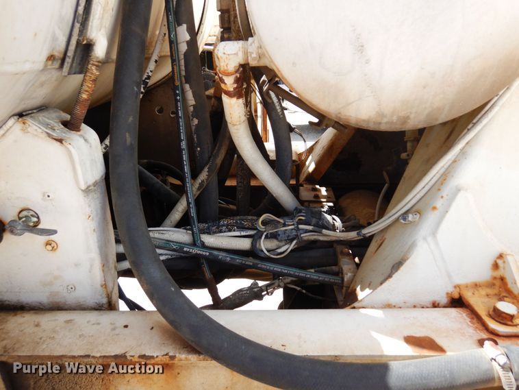 image for item MF9636 2002 Volvo VHD  ready mix truck