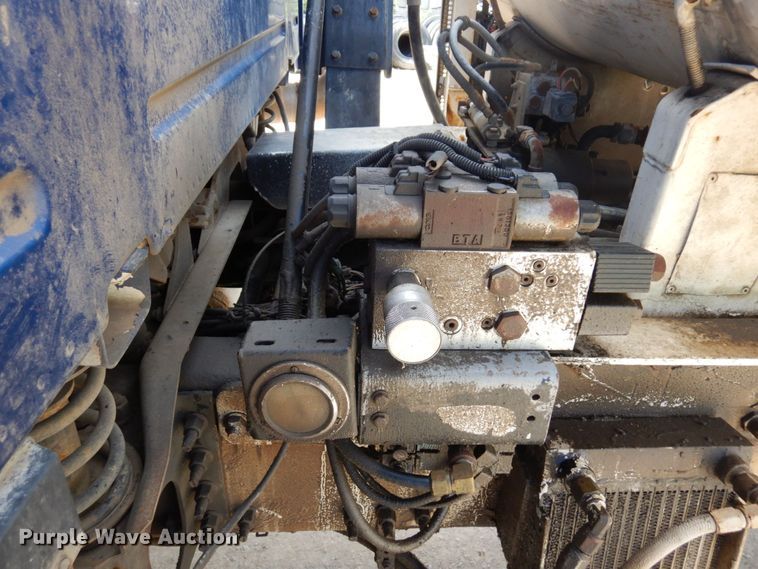 image for item MF9636 2002 Volvo VHD  ready mix truck