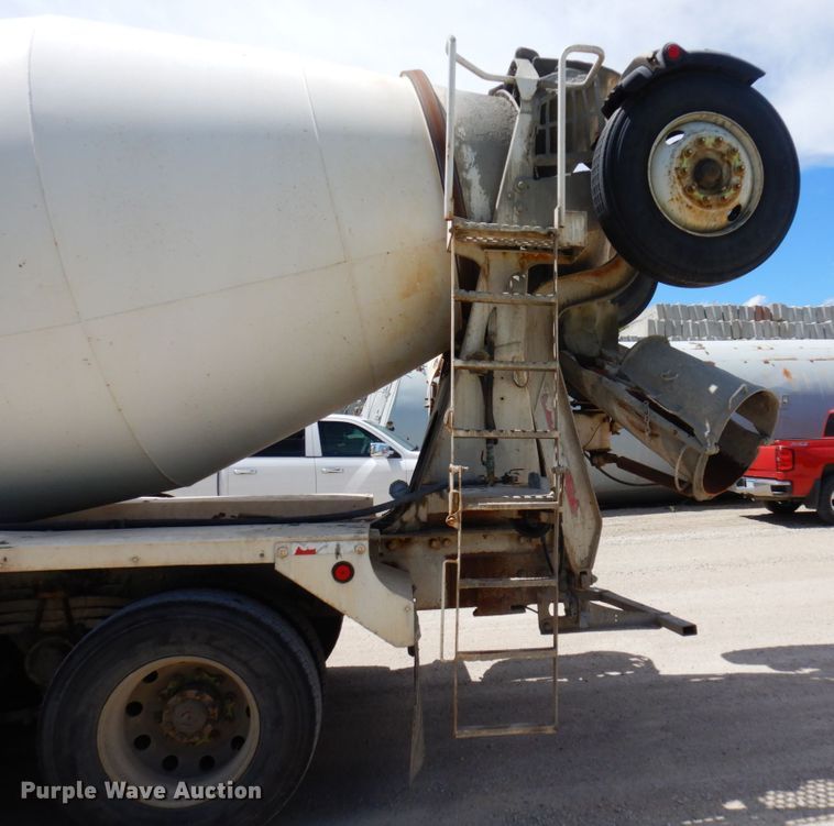 image for item MF9636 2002 Volvo VHD  ready mix truck