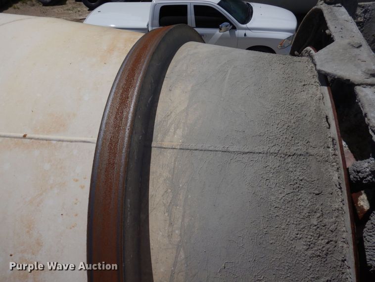 image for item MF9636 2002 Volvo VHD  ready mix truck