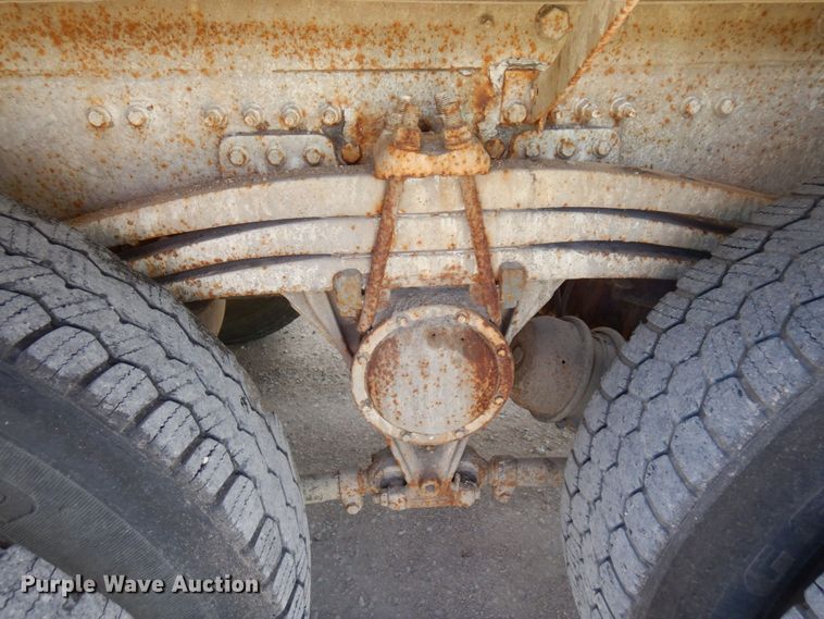 image for item MF9636 2002 Volvo VHD  ready mix truck