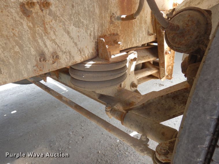 image for item MF9636 2002 Volvo VHD  ready mix truck