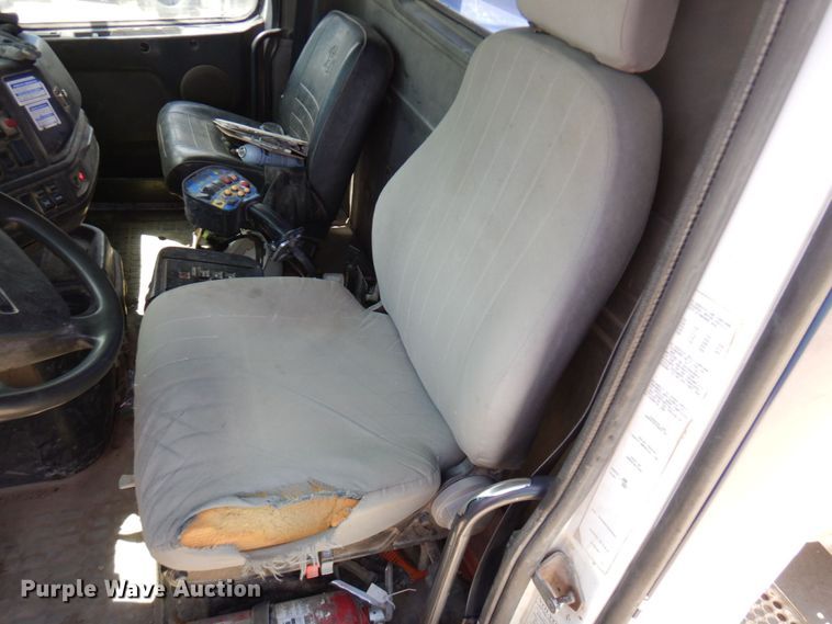 image for item MF9636 2002 Volvo VHD  ready mix truck