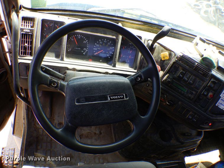 image for item MF9636 2002 Volvo VHD  ready mix truck