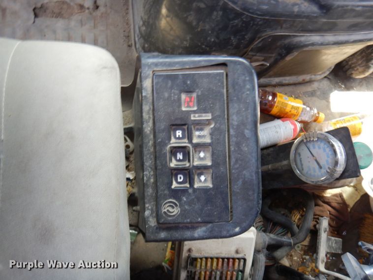 image for item MF9636 2002 Volvo VHD  ready mix truck