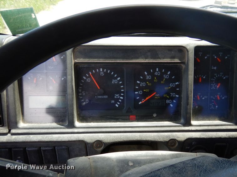 image for item MF9636 2002 Volvo VHD  ready mix truck