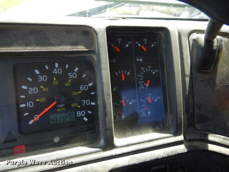 image for item MF9636 2002 Volvo VHD  ready mix truck