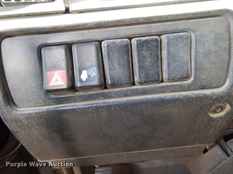 image for item MF9636 2002 Volvo VHD  ready mix truck