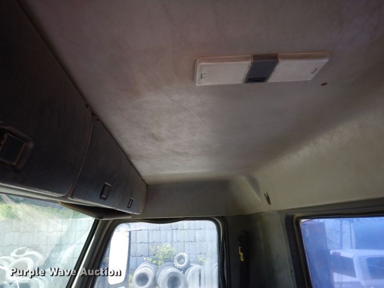 image for item MF9636 2002 Volvo VHD  ready mix truck