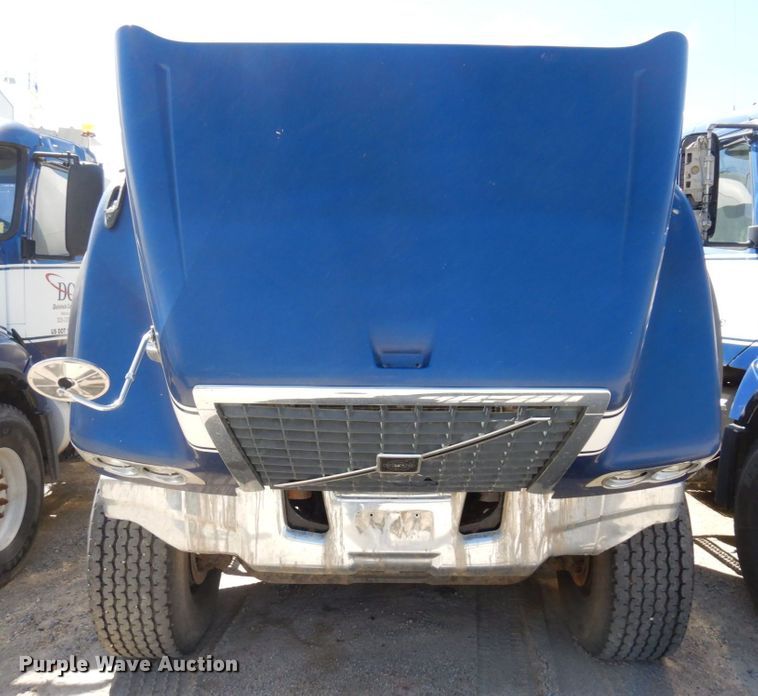 image for item MF9636 2002 Volvo VHD  ready mix truck