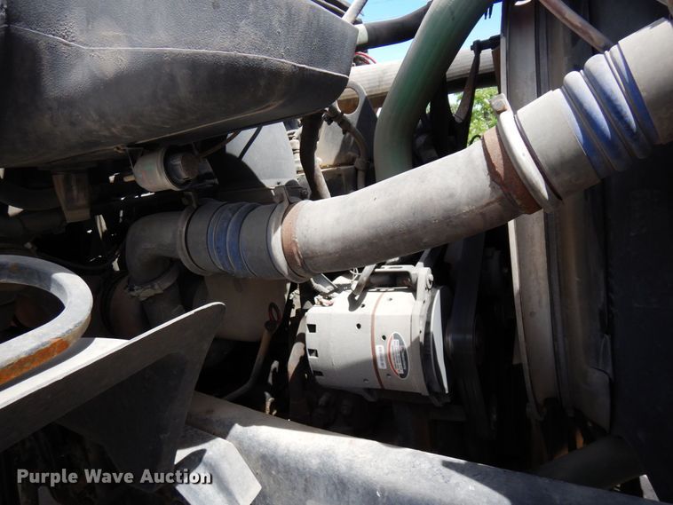 image for item MF9636 2002 Volvo VHD  ready mix truck