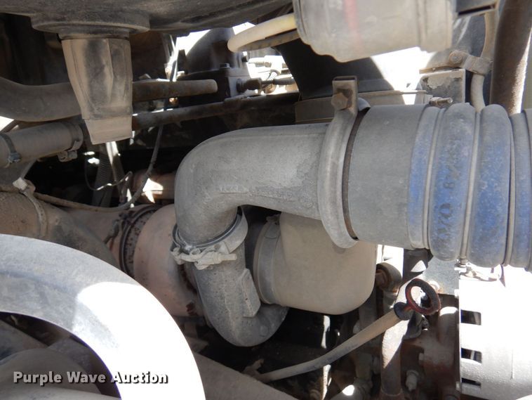 image for item MF9636 2002 Volvo VHD  ready mix truck