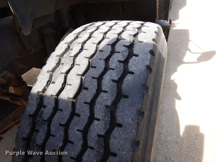 image for item MF9636 2002 Volvo VHD  ready mix truck