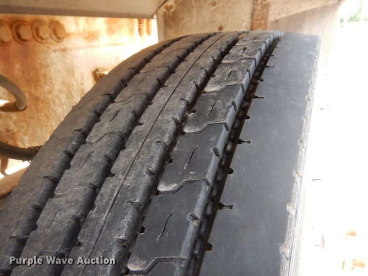 image for item MF9636 2002 Volvo VHD  ready mix truck