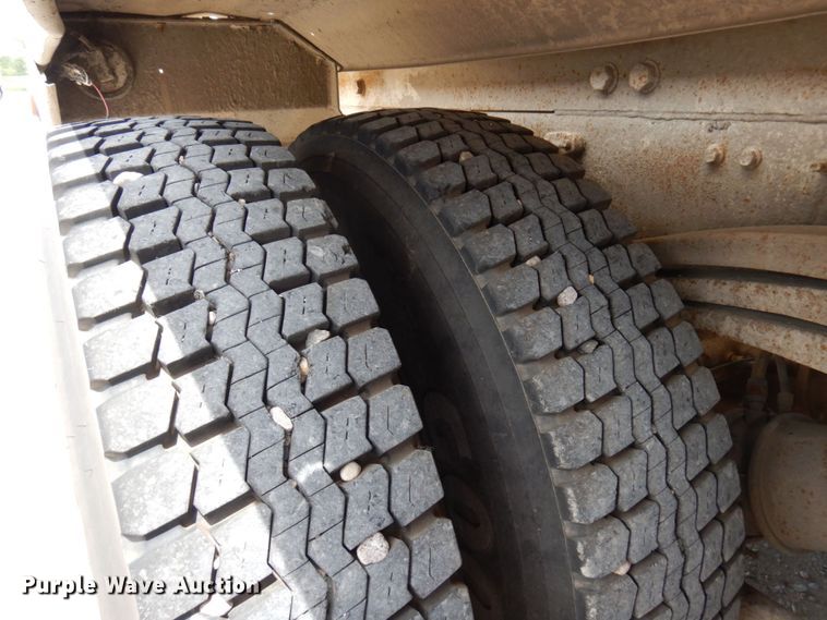 image for item MF9636 2002 Volvo VHD  ready mix truck