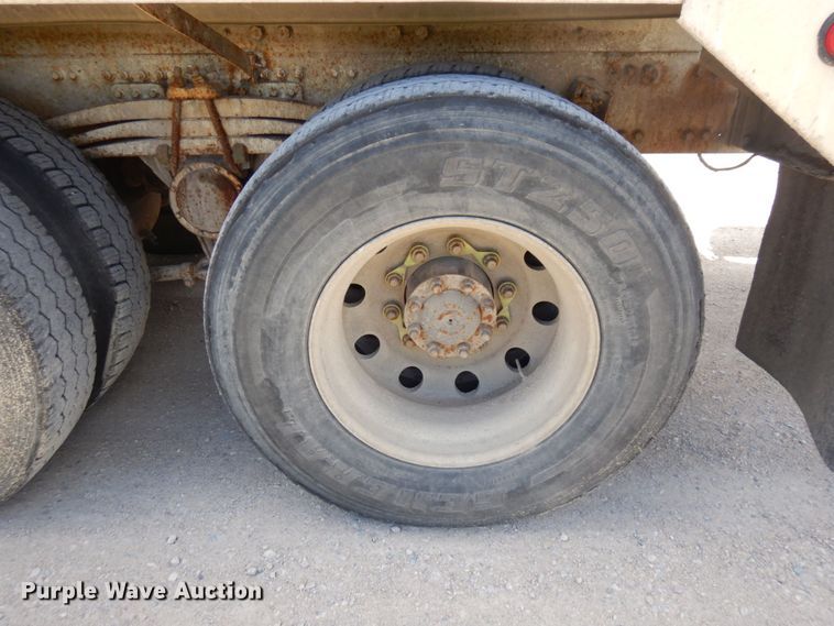 image for item MF9636 2002 Volvo VHD  ready mix truck