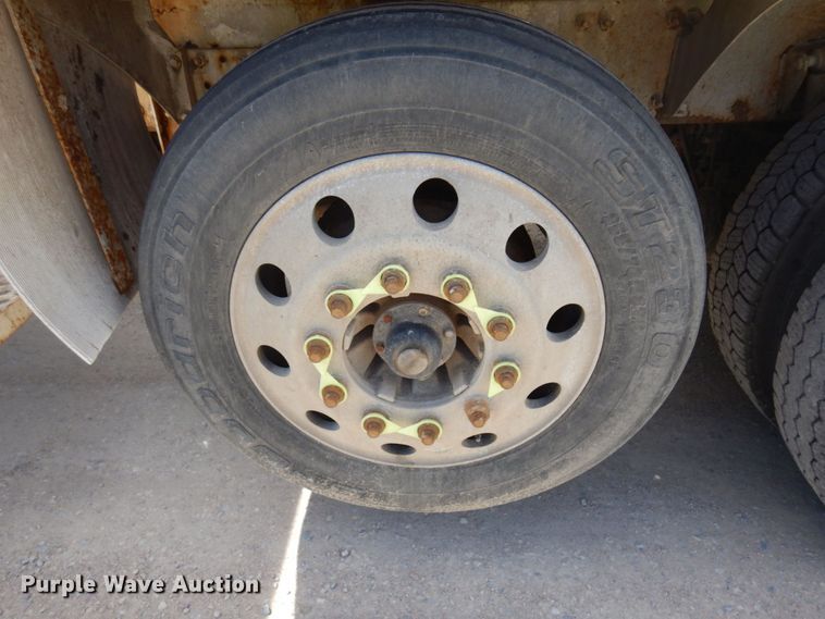 image for item MF9636 2002 Volvo VHD  ready mix truck