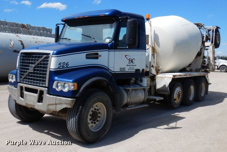 image for item MF9637 2002 Volvo VHD  ready mix truck