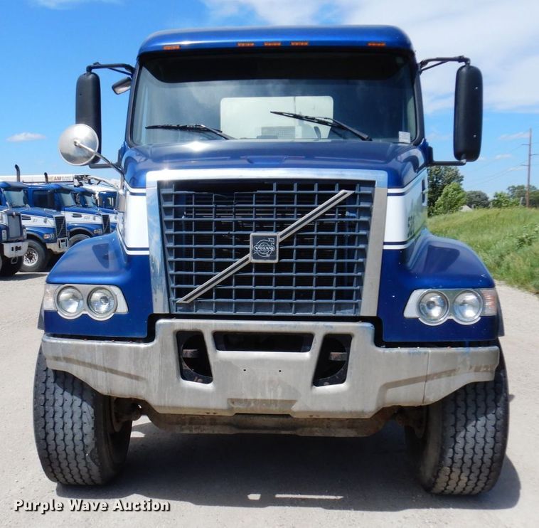 image for item MF9637 2002 Volvo VHD  ready mix truck