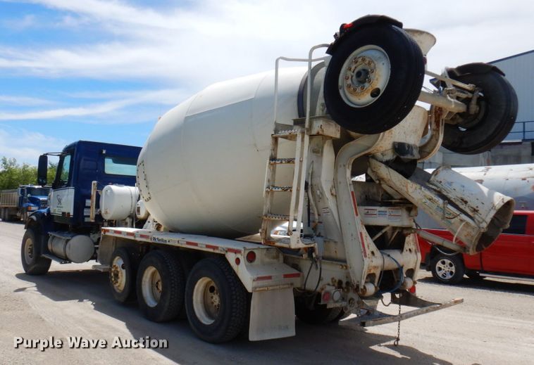 image for item MF9637 2002 Volvo VHD  ready mix truck