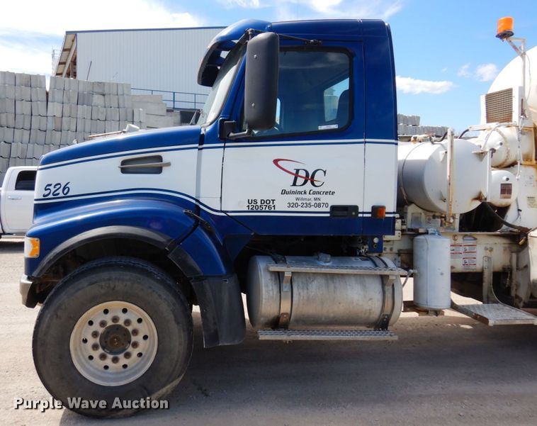image for item MF9637 2002 Volvo VHD  ready mix truck