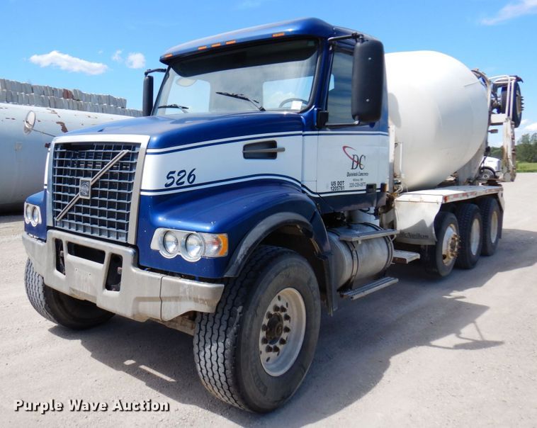 image for item MF9637 2002 Volvo VHD  ready mix truck