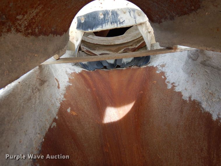 image for item MF9637 2002 Volvo VHD  ready mix truck