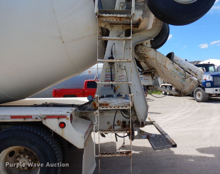 image for item MF9637 2002 Volvo VHD  ready mix truck