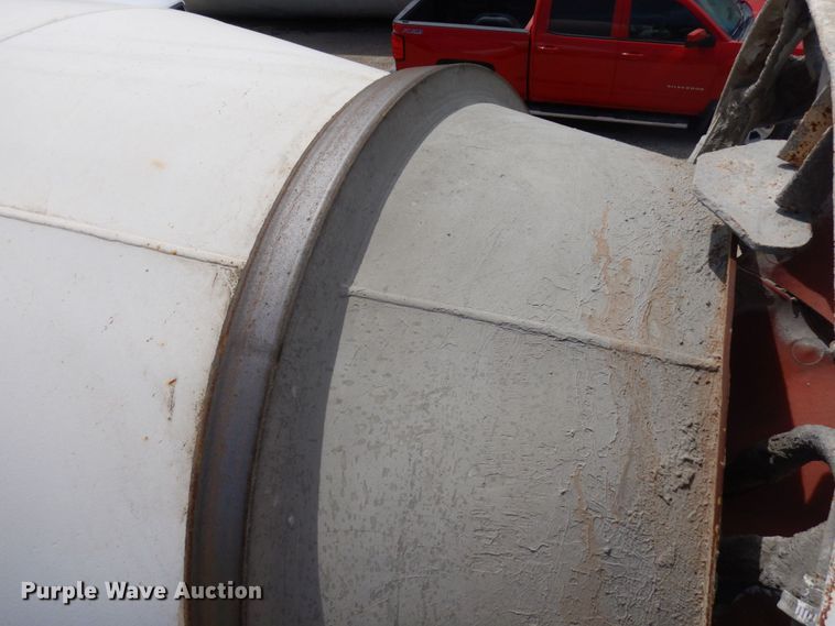 image for item MF9637 2002 Volvo VHD  ready mix truck