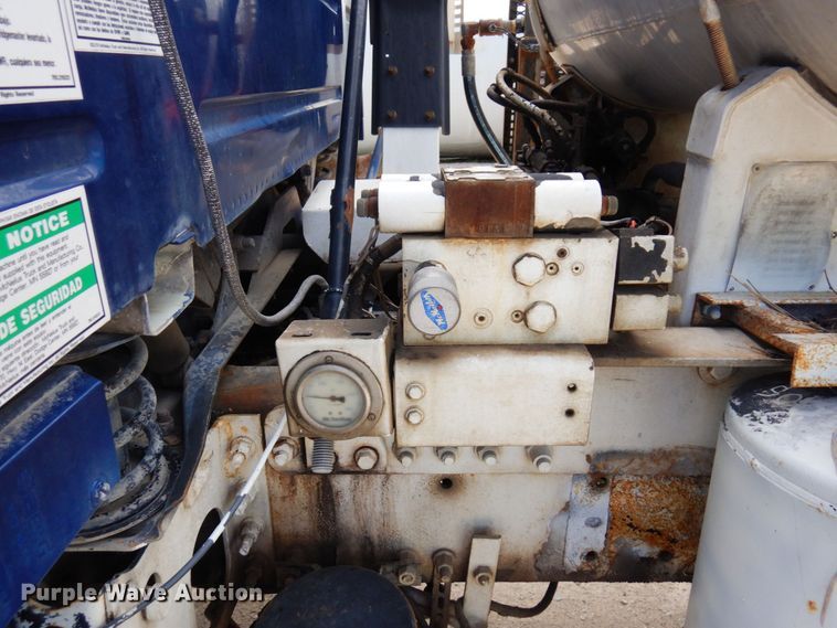 image for item MF9637 2002 Volvo VHD  ready mix truck