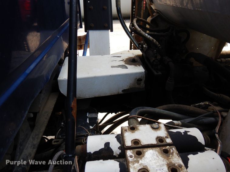 image for item MF9637 2002 Volvo VHD  ready mix truck