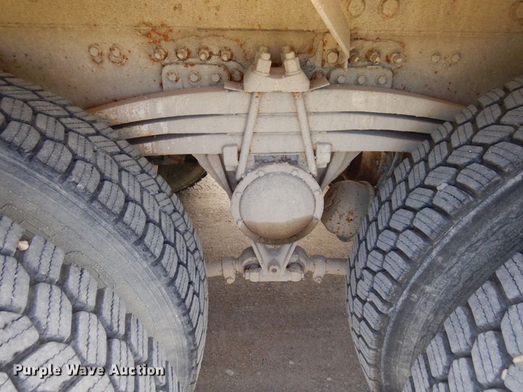 image for item MF9637 2002 Volvo VHD  ready mix truck